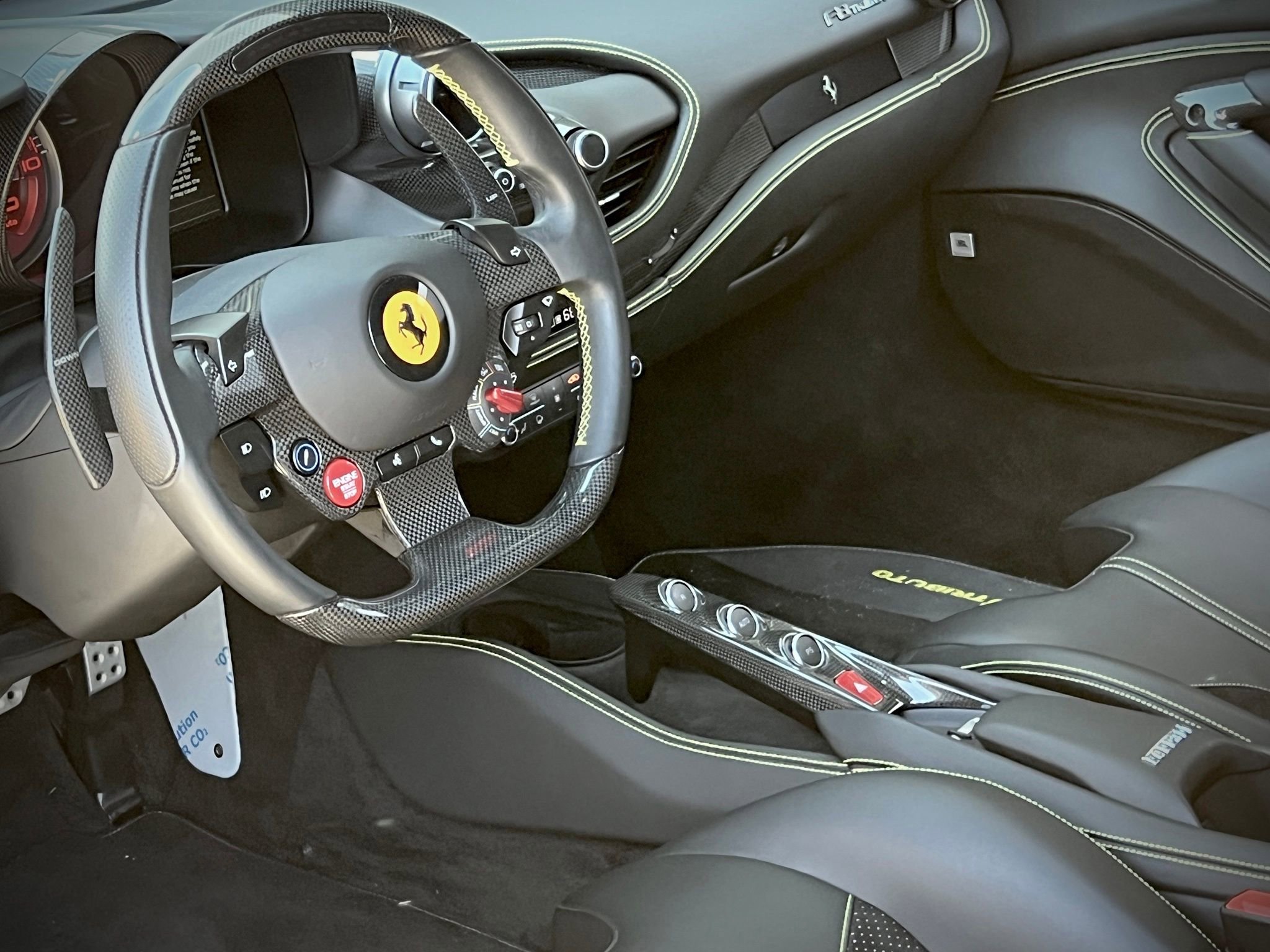 Used 2022 Ferrari F8 Tributo RWD image 34