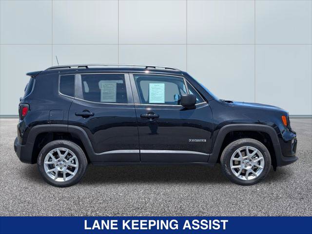 Used 2022 Jeep Renegade Latitude AWD/4WD image 6