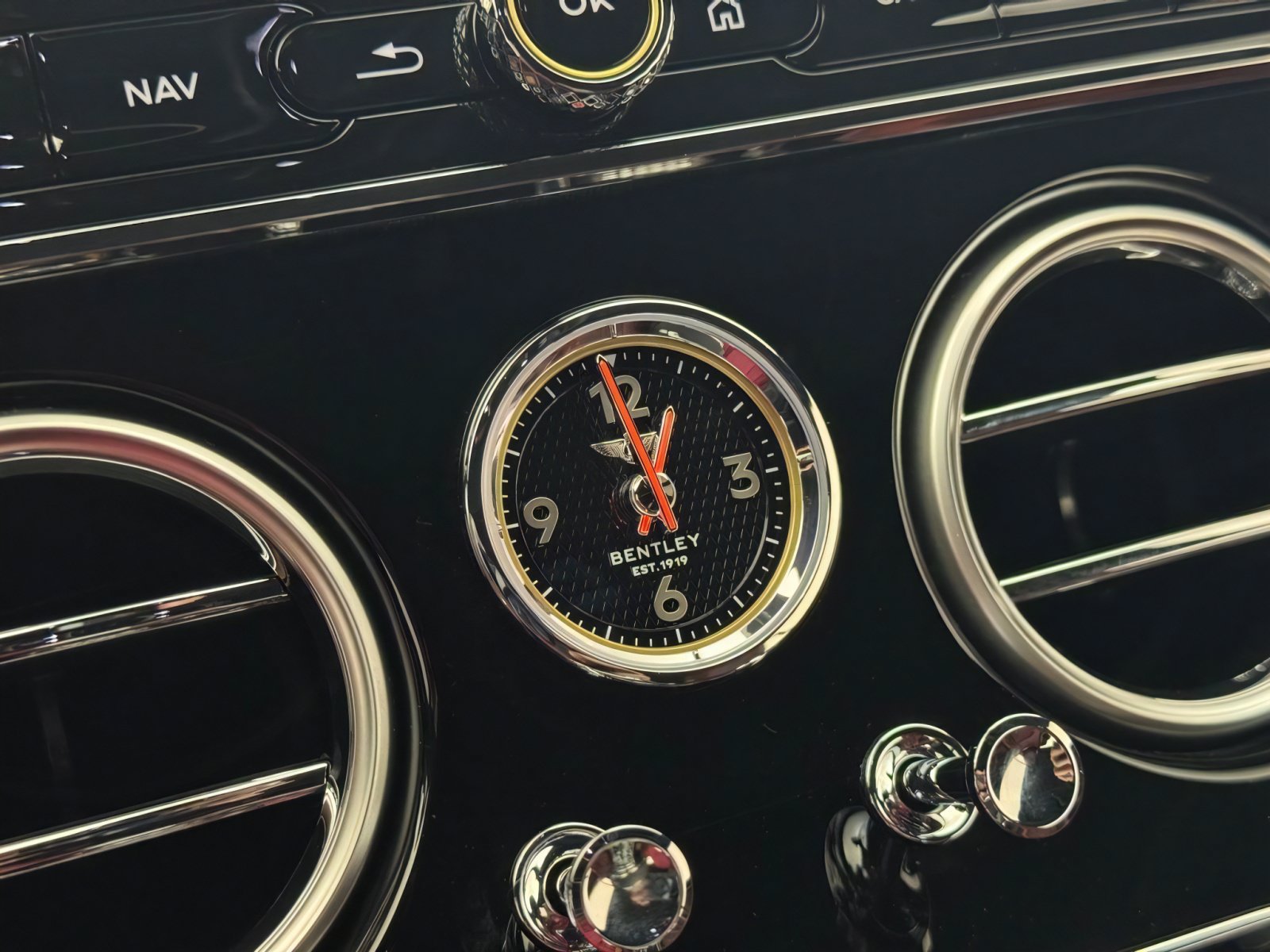 New 2026 Bentley Continental GT AWD/4WD image 29