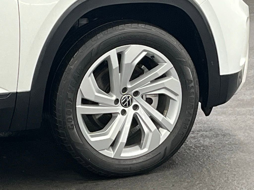 Certified 2023 Volkswagen Atlas SE w/ Panoramic Sunroof Package AWD/4WD image 43