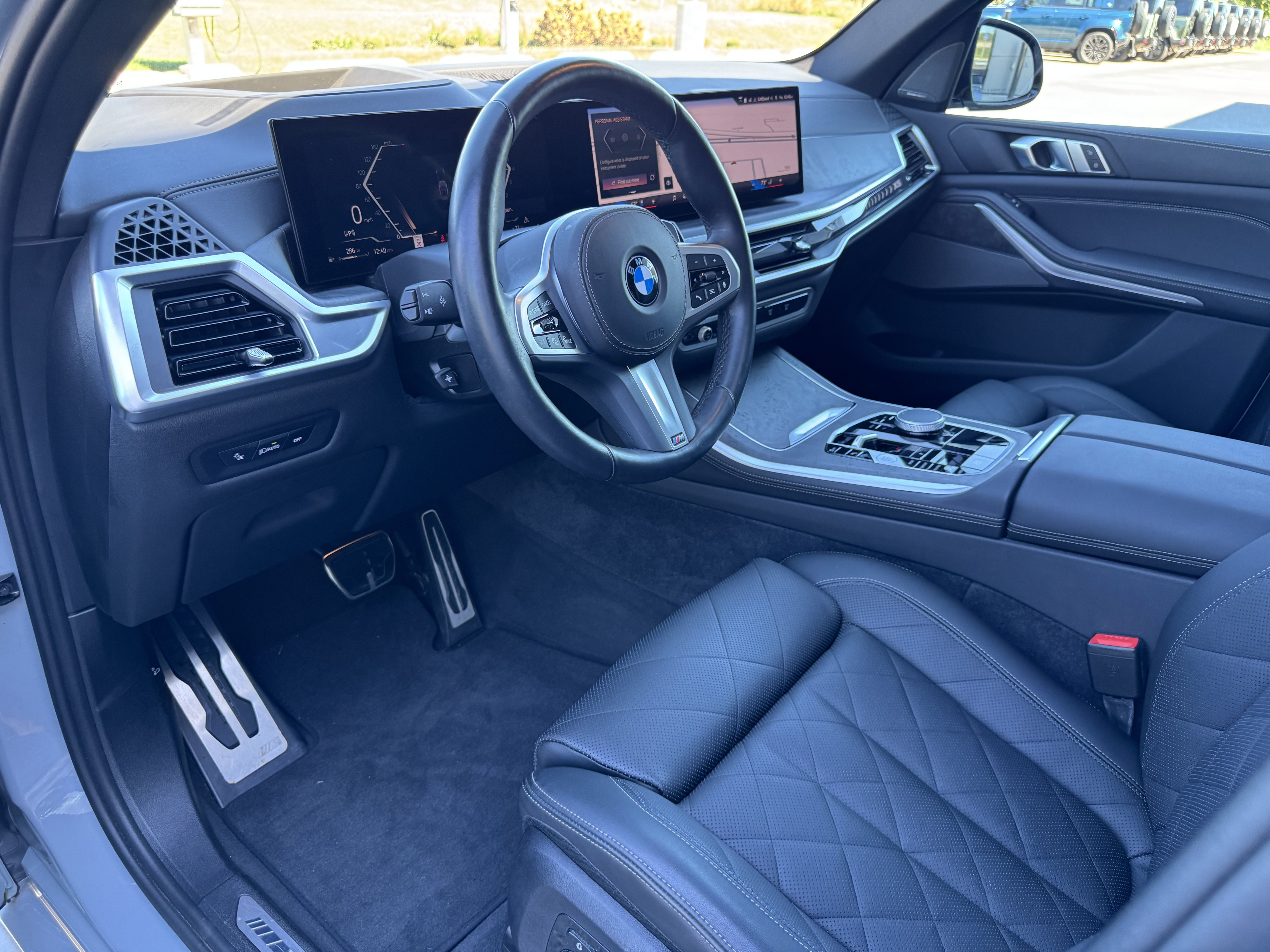 Used 2024 BMW X5 xDrive40i w/ M Sport Package AWD/4WD image 13