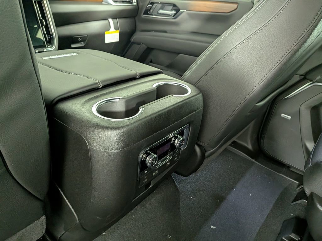 New 2026 GMC Yukon XL Denali w/ Denali Reserve Package image 31