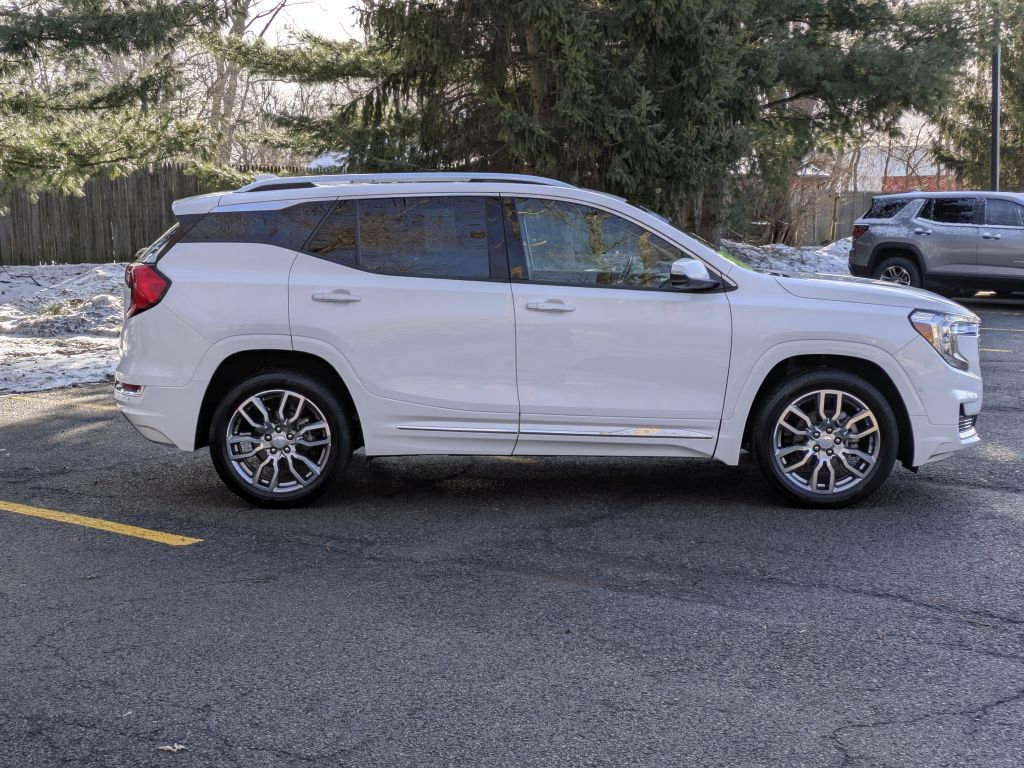 Certified 2022 GMC Terrain Denali w/ Denali Premium Package image 8