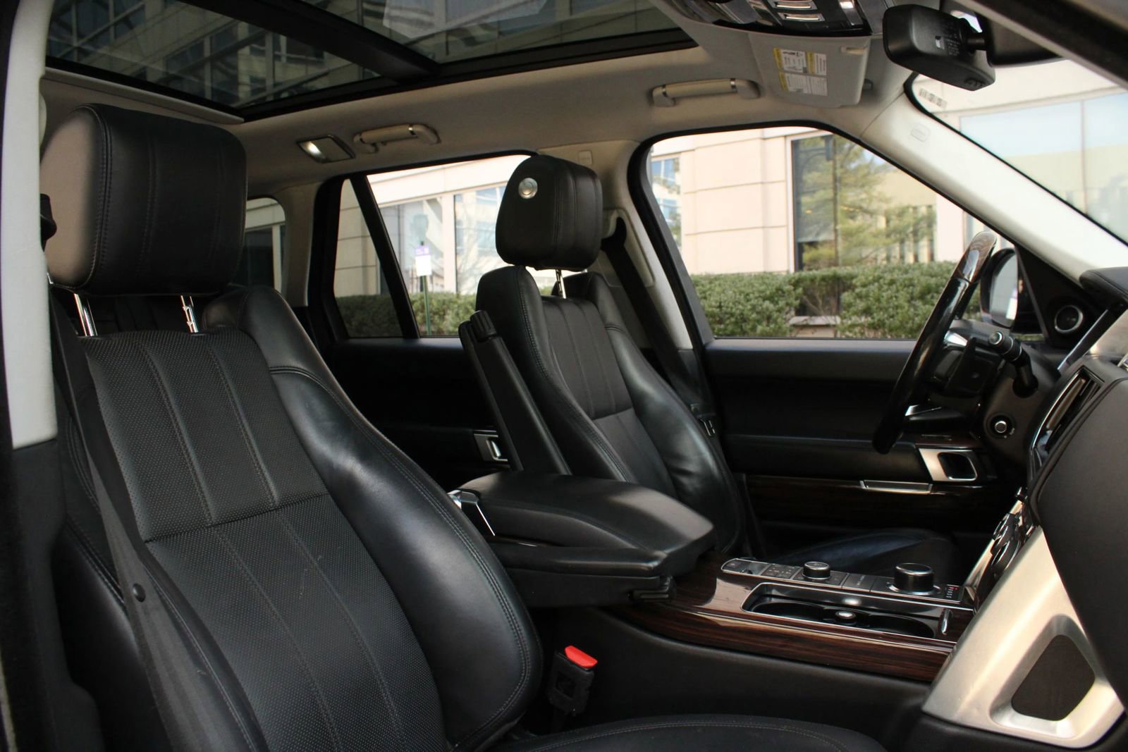 Used 2016 Land Rover Range Rover Supercharged AWD/4WD image 27