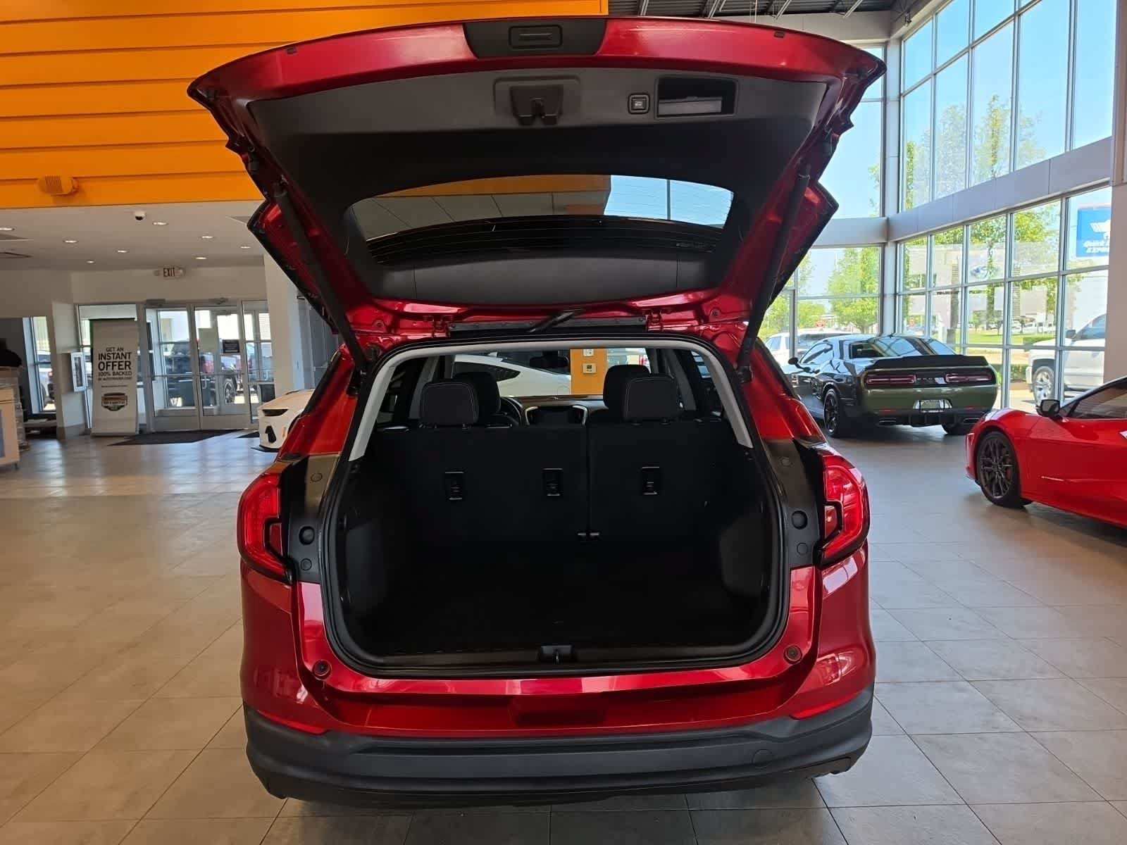 Used 2022 GMC Terrain SLE w/ Driver Convenience Package AWD/4WD image 30