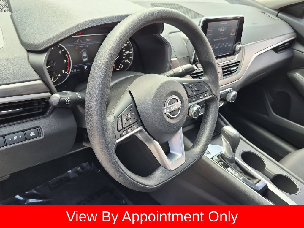 Used 2025 Nissan Altima 2.5 SV FWD image 15