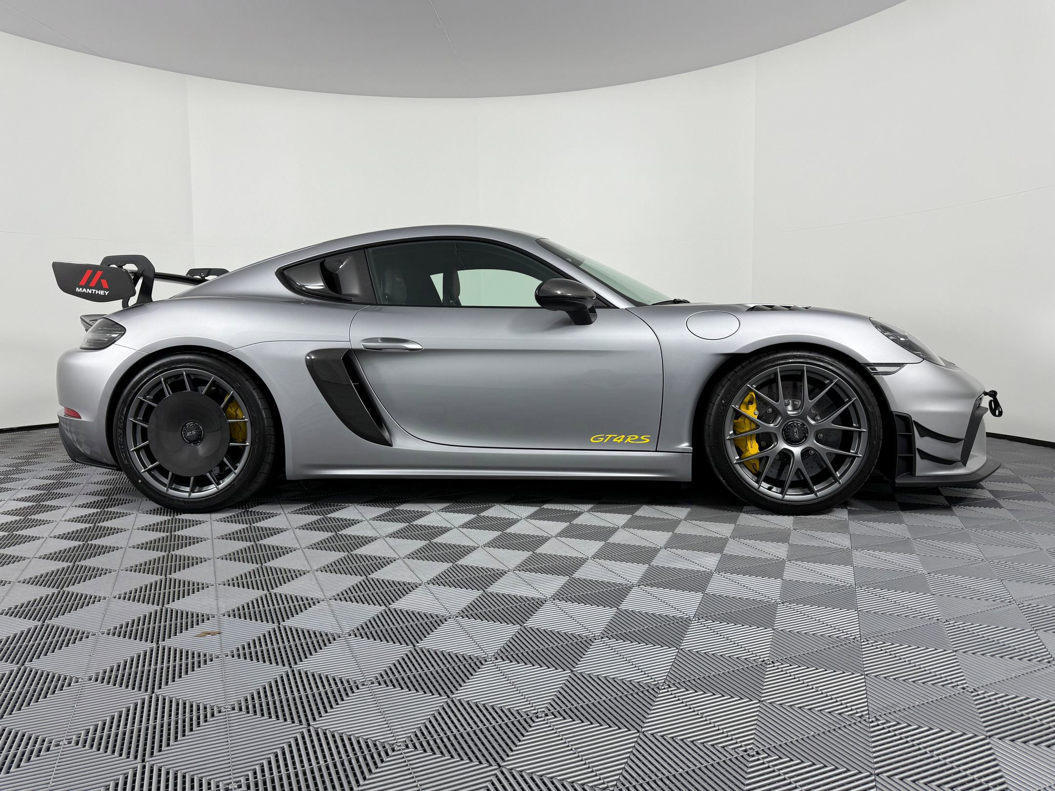 New 2025 Porsche 718 Cayman GT4 RS image 8