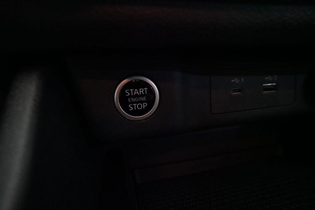 Certified 2023 Nissan Rogue SV image 30