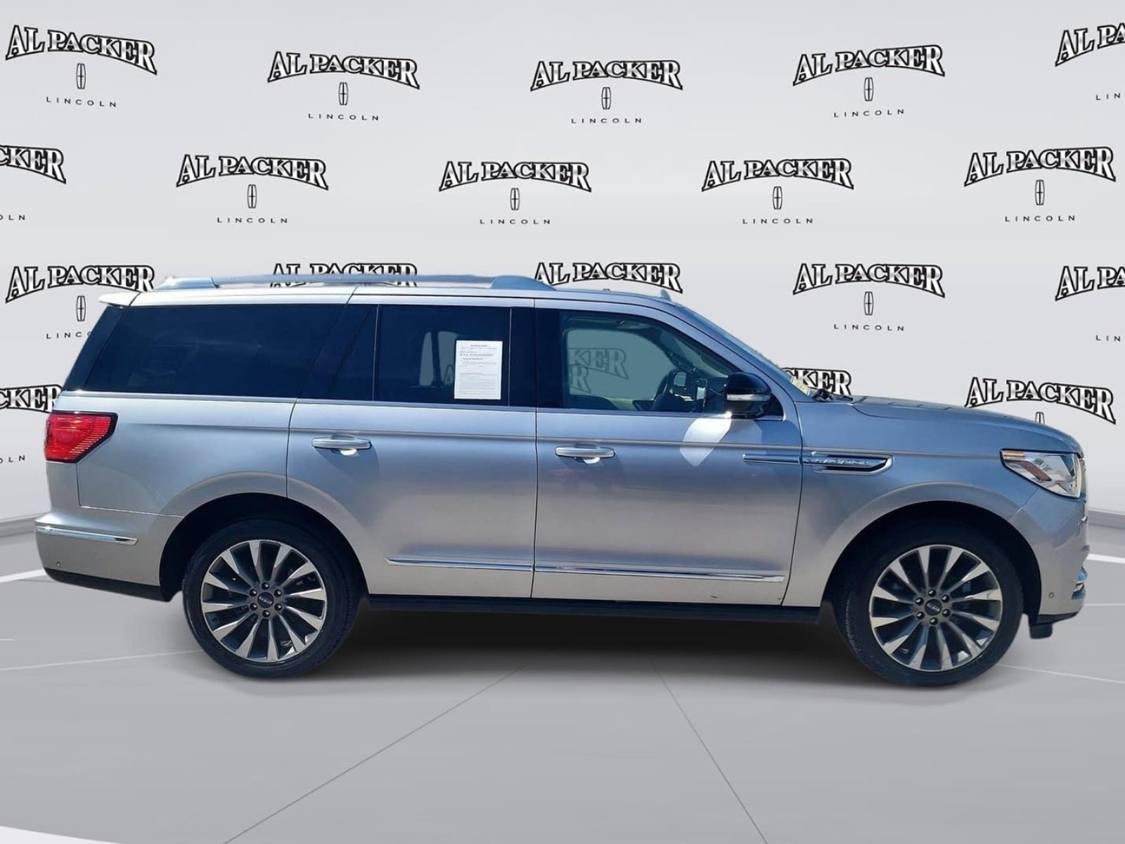 Certified 2020 Lincoln Navigator Reserve w/ Luxury Package RWD image 6