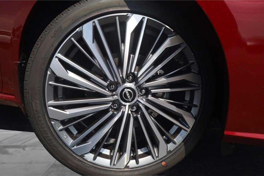 New 2026 Nissan Altima 2.5 SV w/ SV Premium Package AWD/4WD image 3