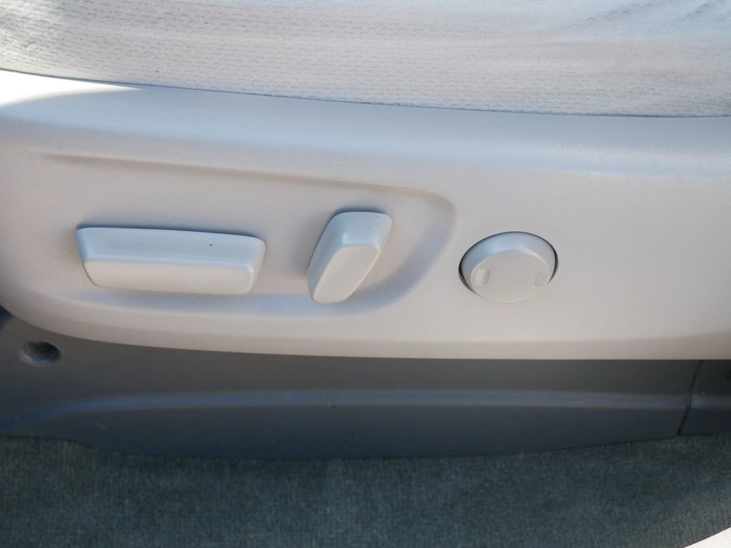 Used 2015 Toyota Sienna LE image 20