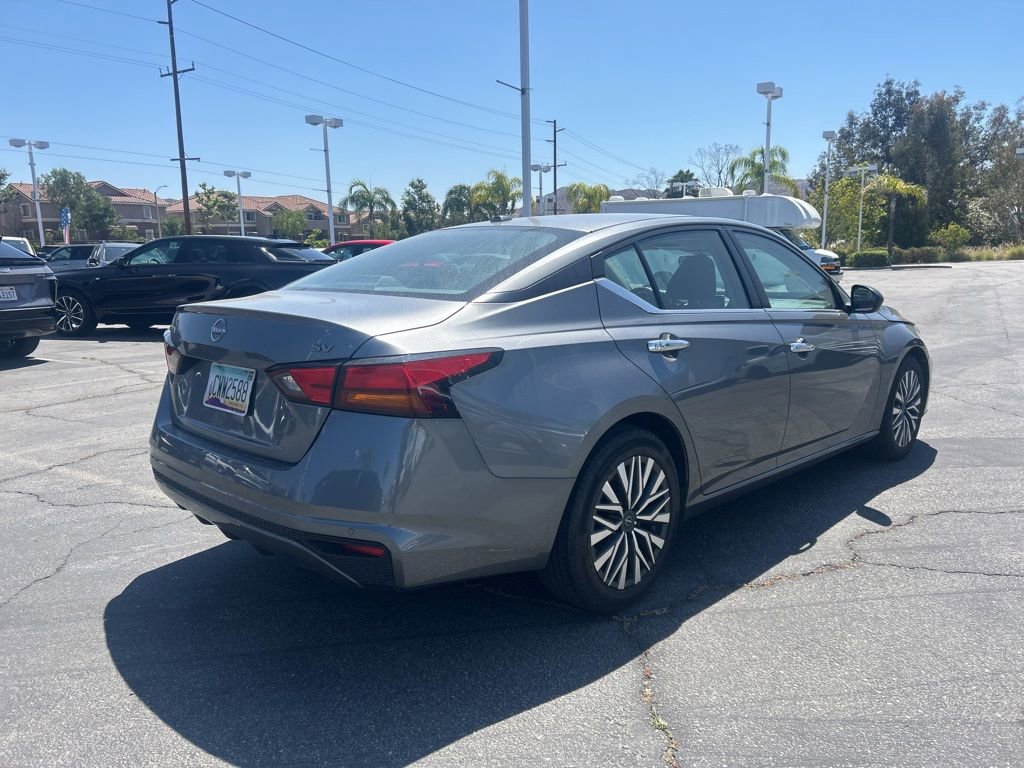 Used 2024 Nissan Altima 2.5 SV FWD image 5