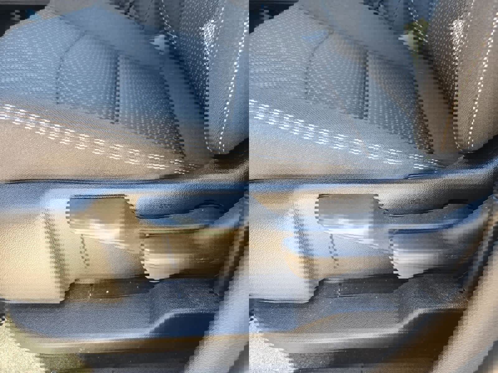 Used 2024 GMC Terrain SLE image 16