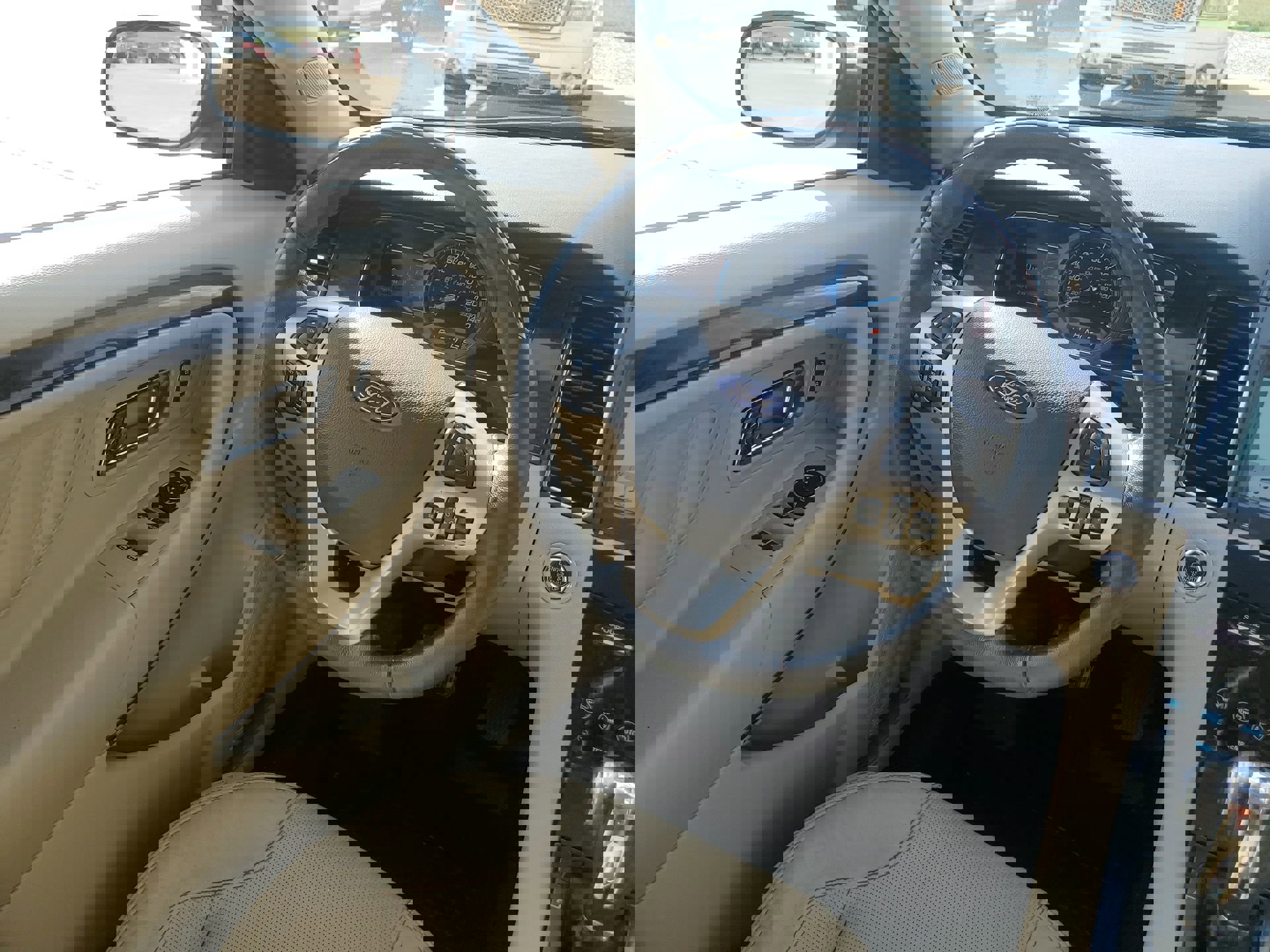 Used 2018 Ford Taurus Limited w/ Driver Assist Package image 17