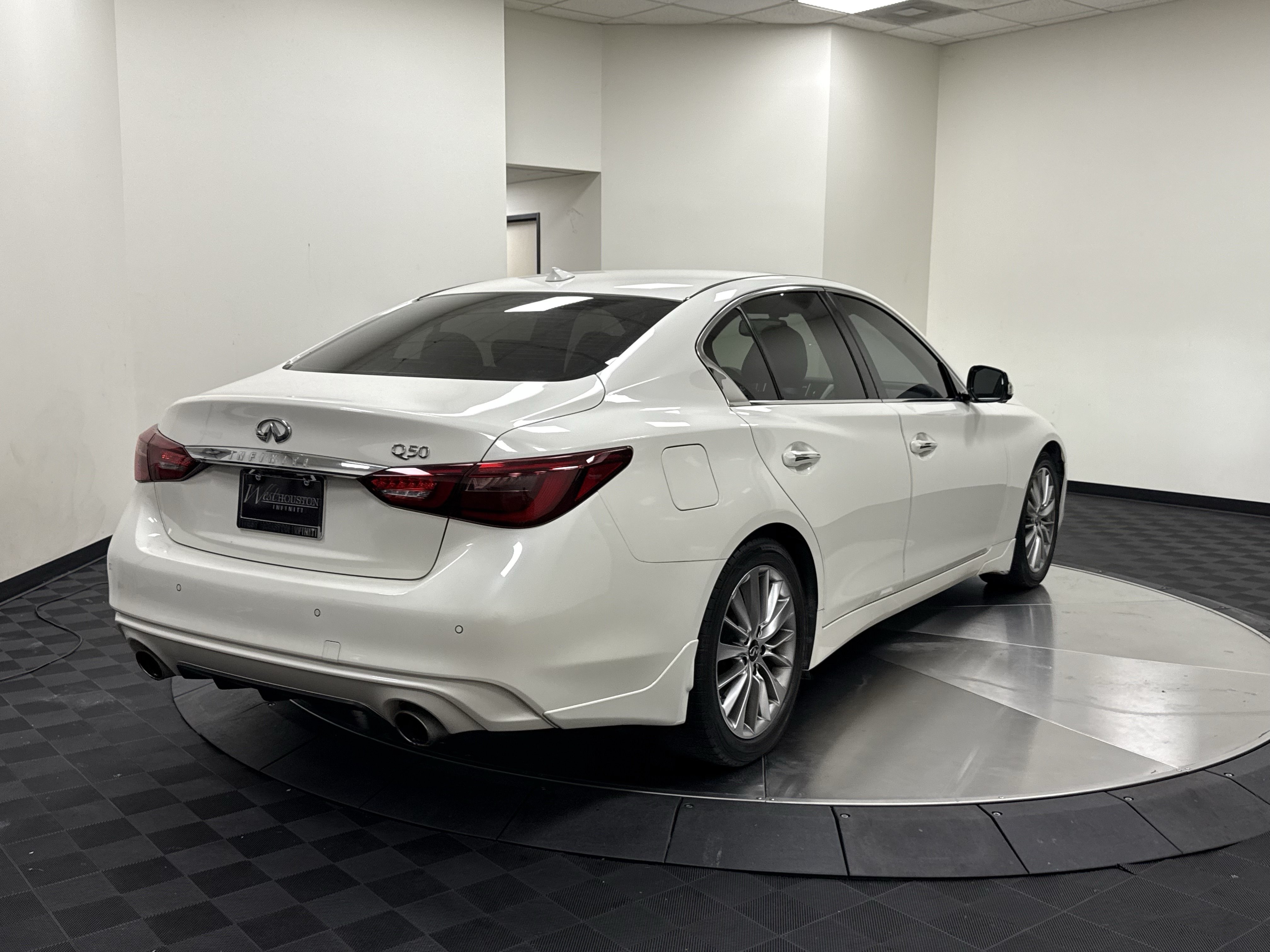 Certified 2023 INFINITI Q50 Luxe w/ Cargo Package RWD image 8