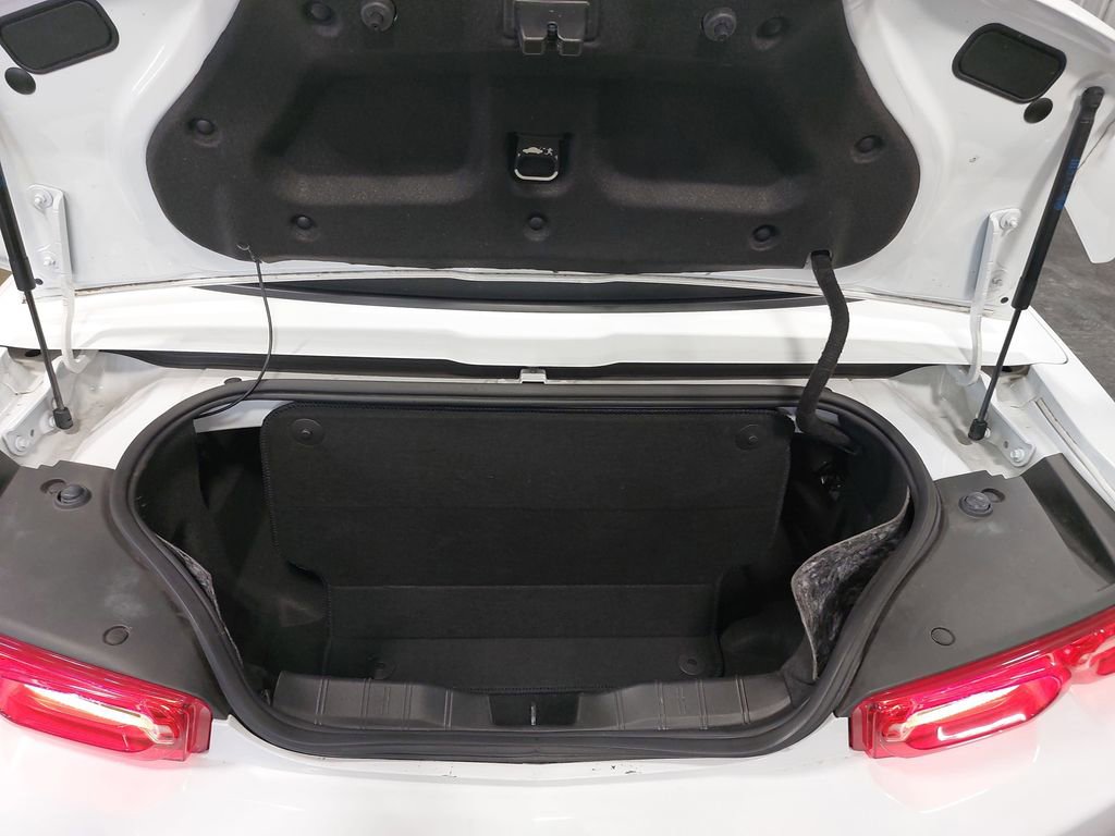 Used 2021 Chevrolet Camaro LT RWD image 12