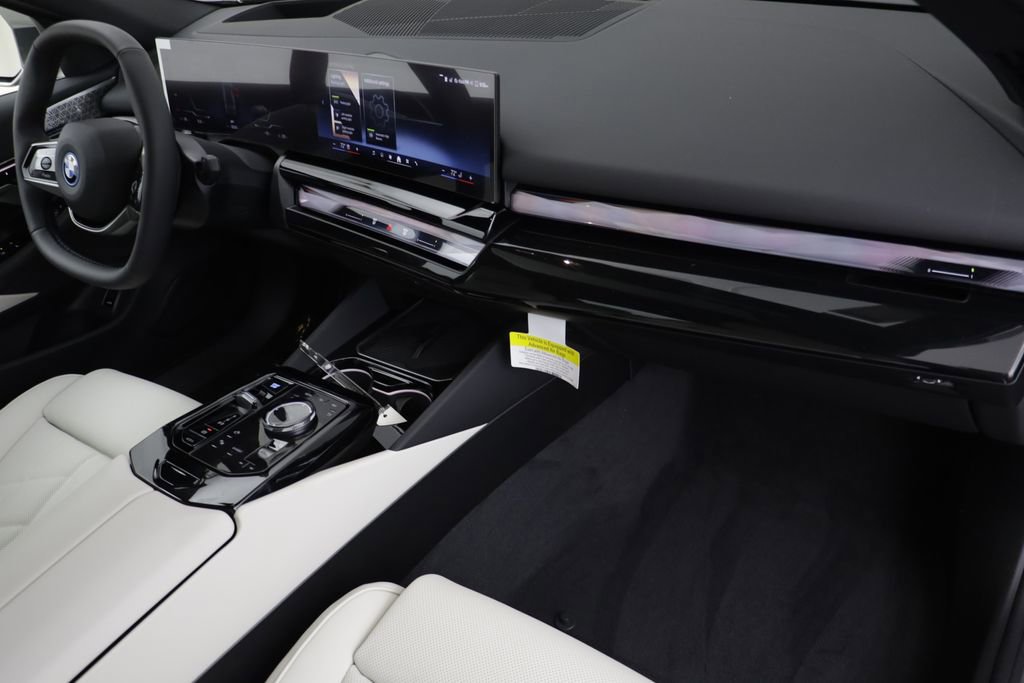 New 2026 BMW i5 eDrive40 w/ Premium Package AWD/4WD image 22