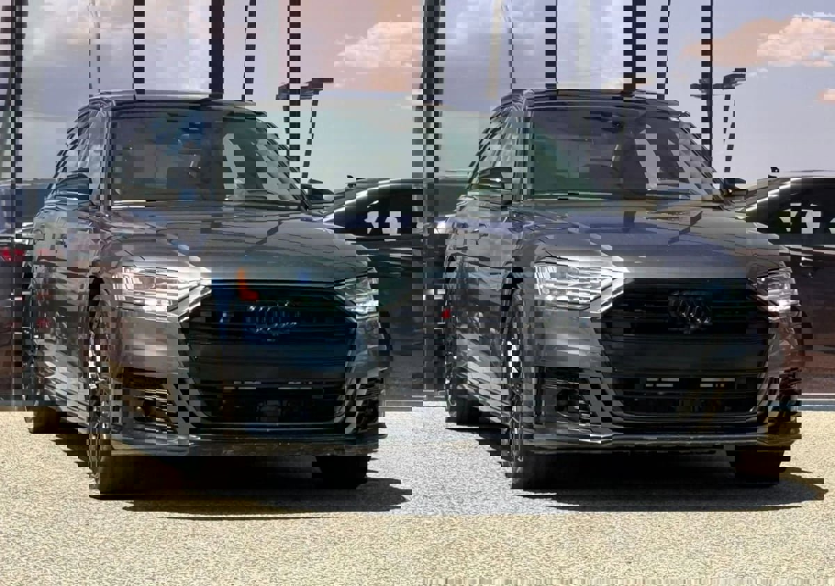 Used 2021 Audi S8 L w/ S8 Executive Package image 21