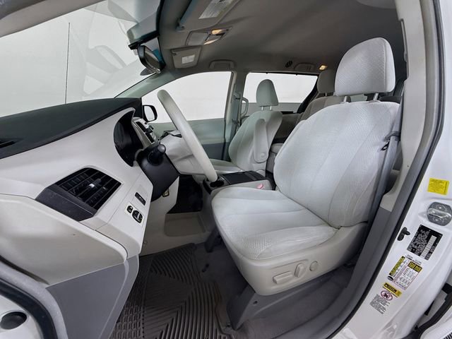 Used 2011 Toyota Sienna LE image 5