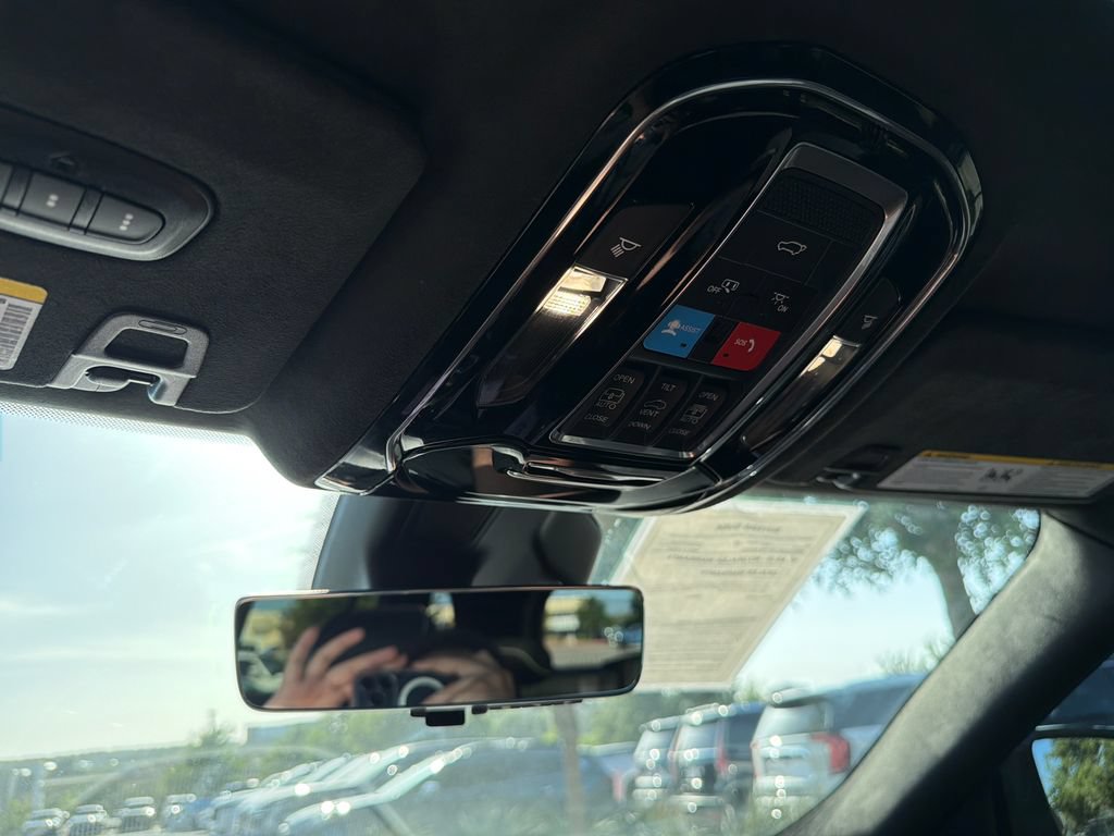 Used 2023 Jeep Grand Cherokee Summit AWD/4WD image 26