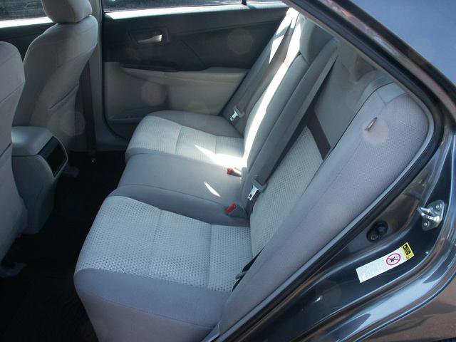 Used 2013 Toyota Camry LE image 7