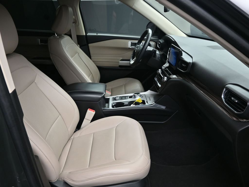 Used 2023 Ford Explorer Limited AWD/4WD image 39