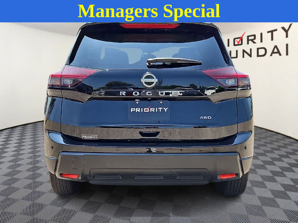 Used 2025 Nissan Rogue SV AWD/4WD image 5
