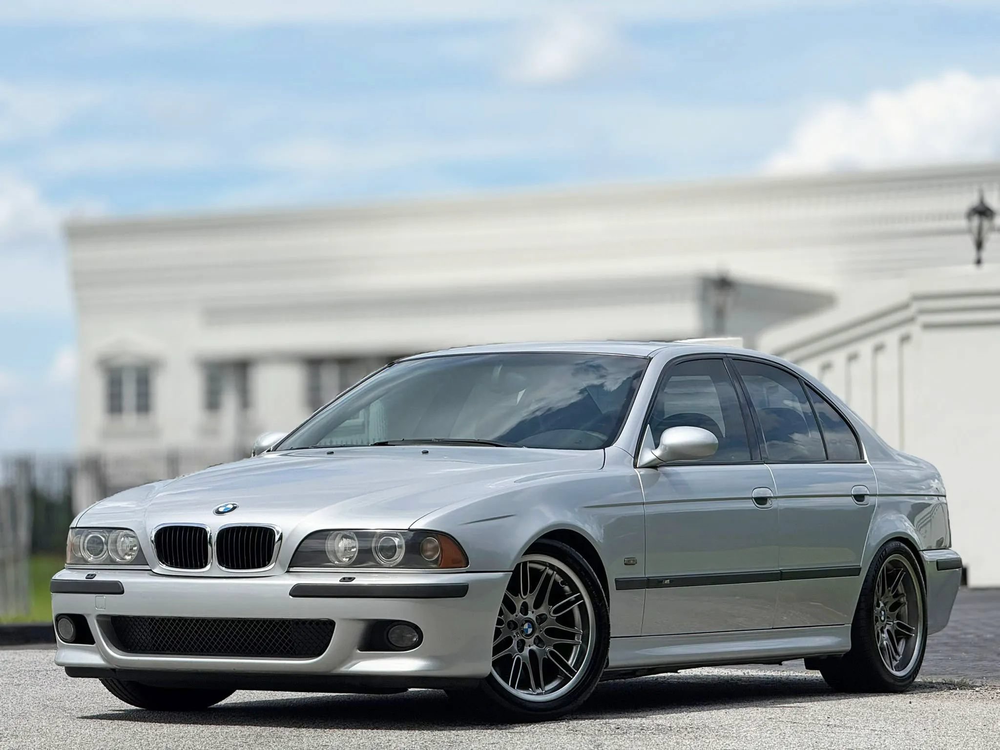 Used 2000 BMW M5 RWD image 2