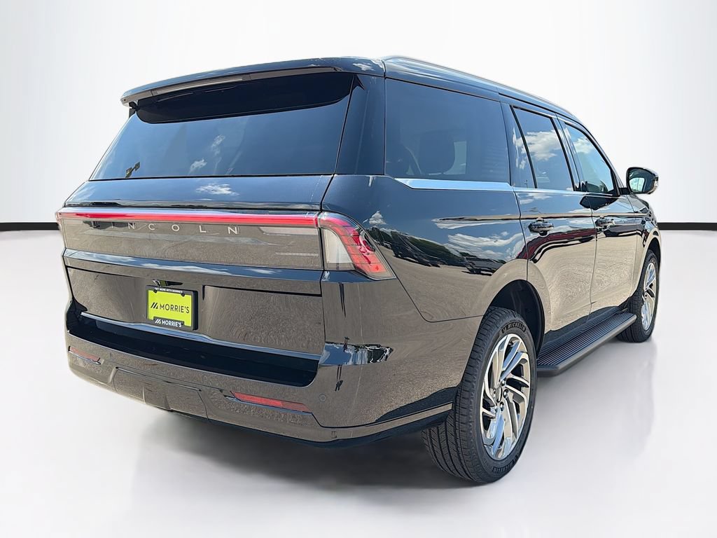 Used 2026 Lincoln Navigator Premiere AWD/4WD image 5