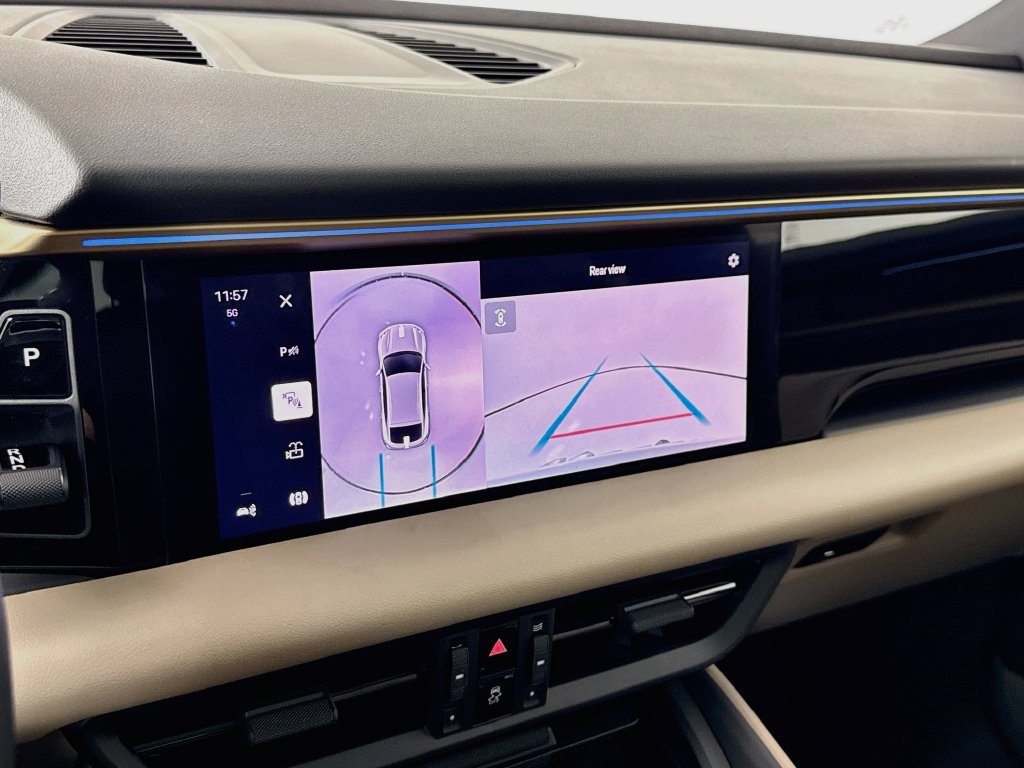 Certified 2025 Porsche Macan Electric RWD image 19