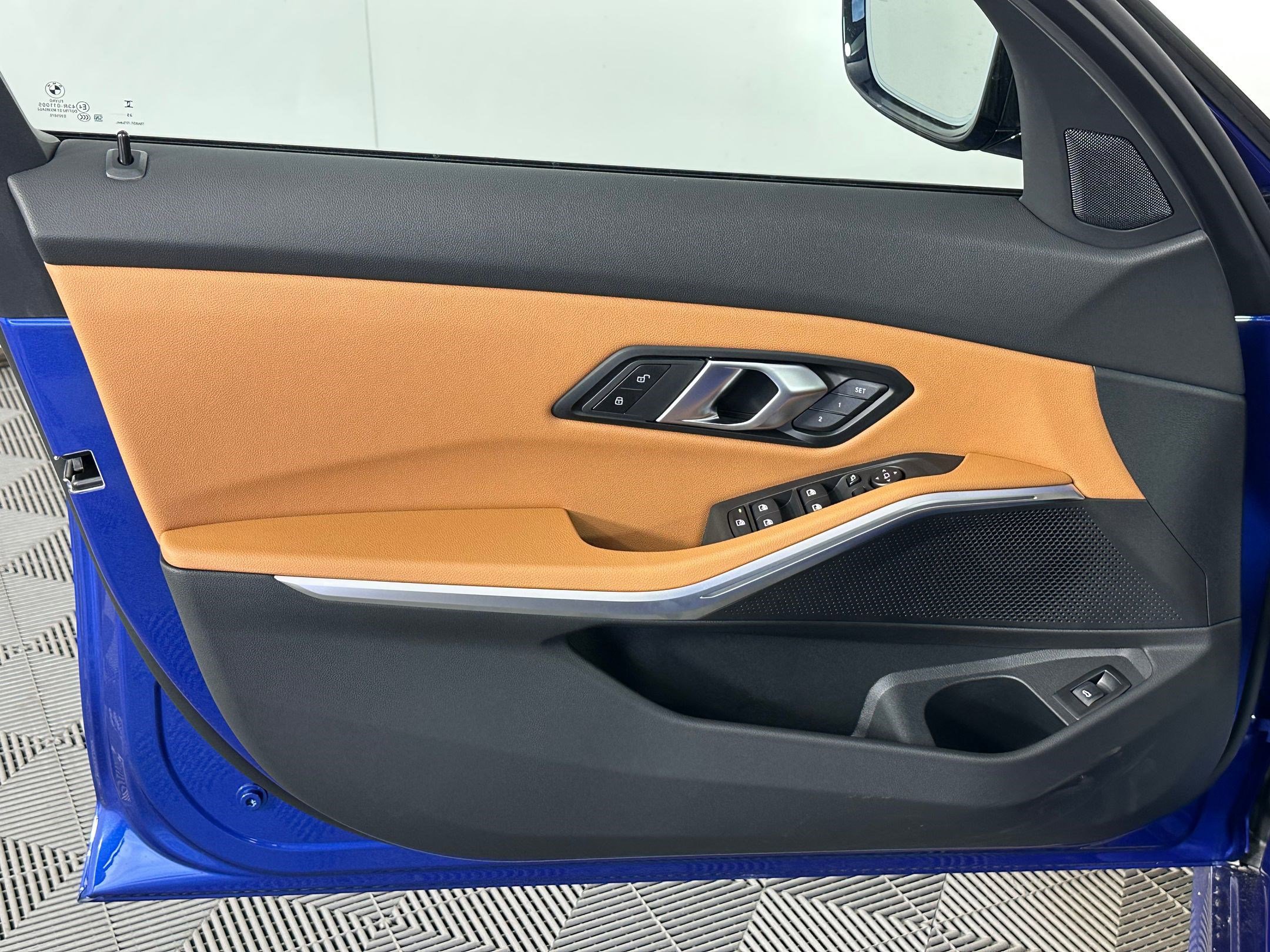 Used 2026 BMW 330i Sedan w/ M Sport Package image 10