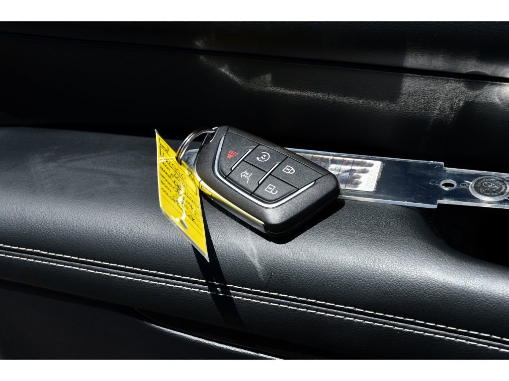 Certified 2024 Cadillac Lyriq Luxury AWD/4WD image 35