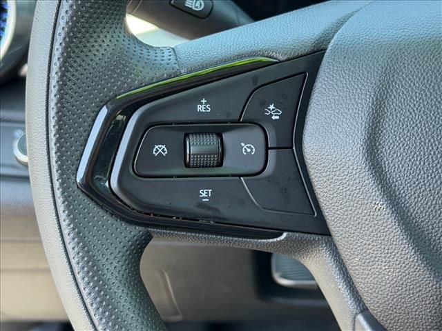 Certified 2025 Chevrolet Trax LT FWD image 16