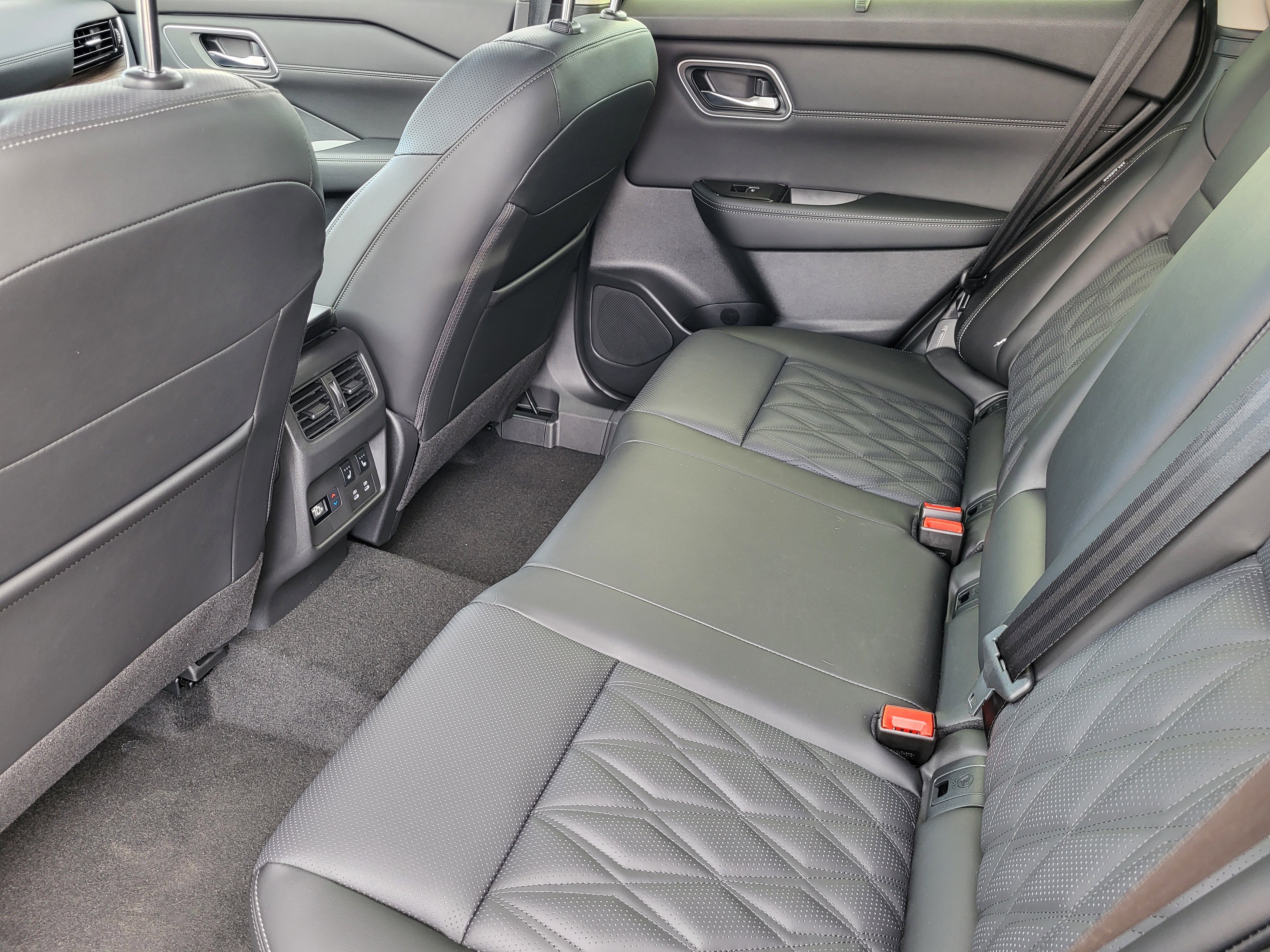 New 2026 Nissan Rogue Platinum w/ Platinum Premium Package image 10