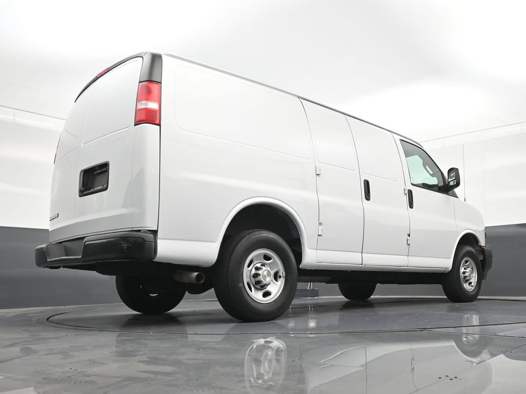 Used 2022 Chevrolet Express 2500 w/ Driver Convenience Package RWD image 28