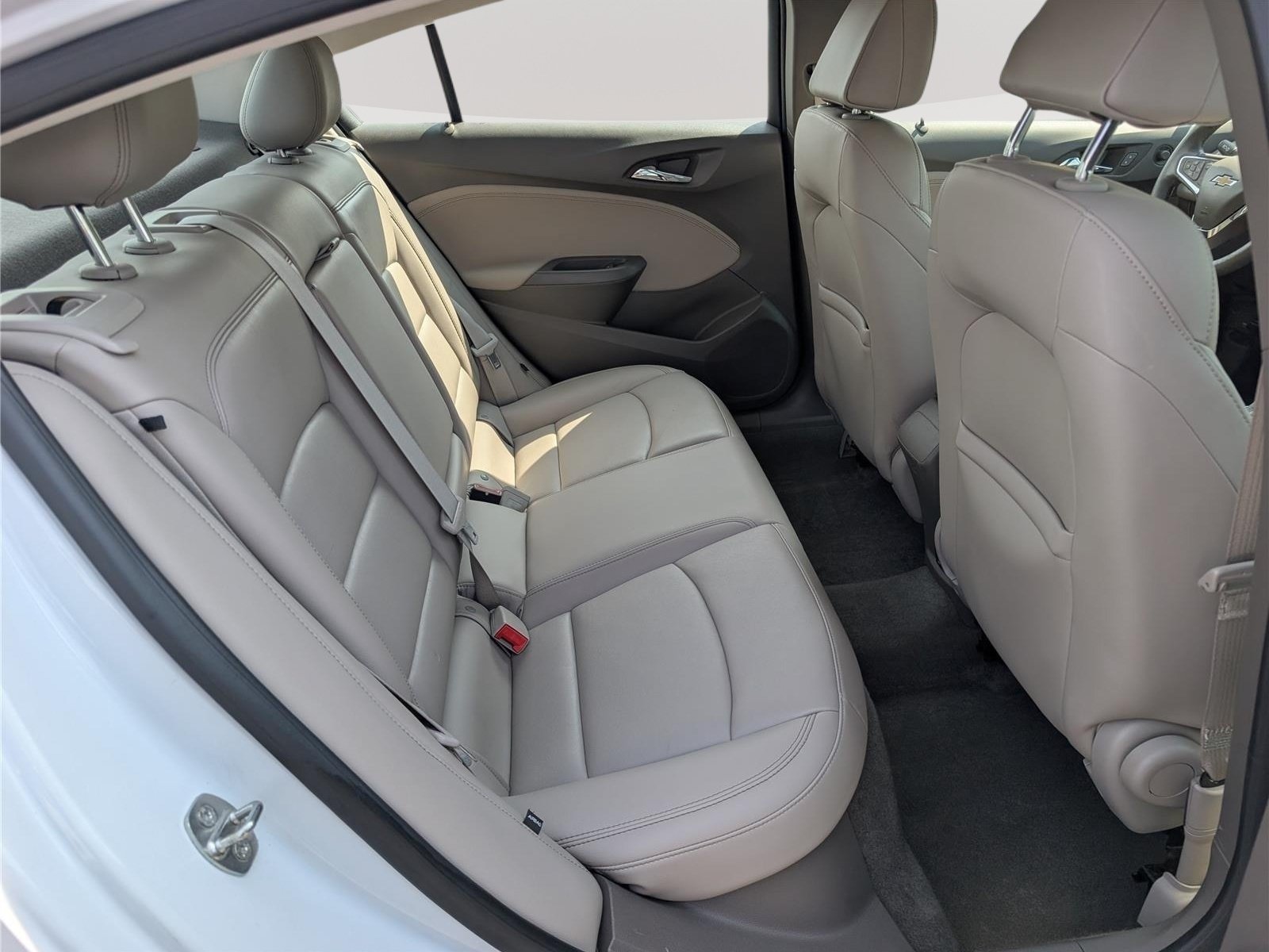 Used 2017 Chevrolet Cruze Premier FWD image 13