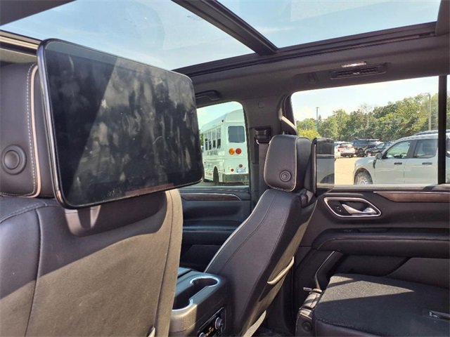 Used 2021 Chevrolet Tahoe Premier w/ Premium Package image 11