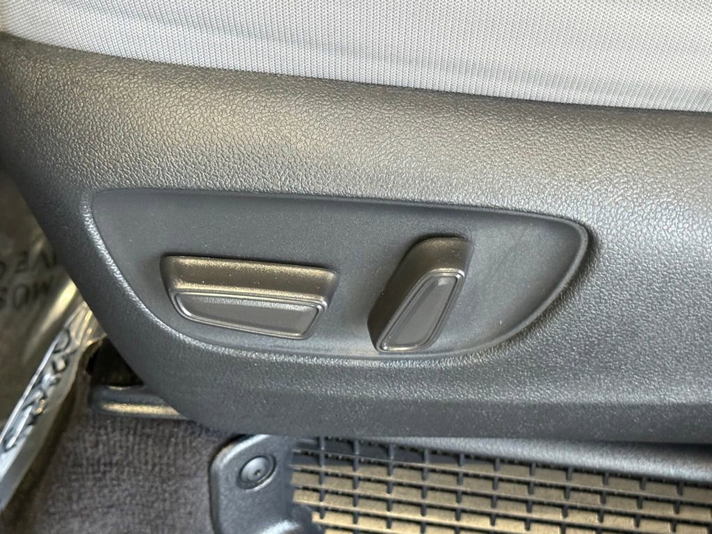 Used 2024 Toyota Sienna LE image 19