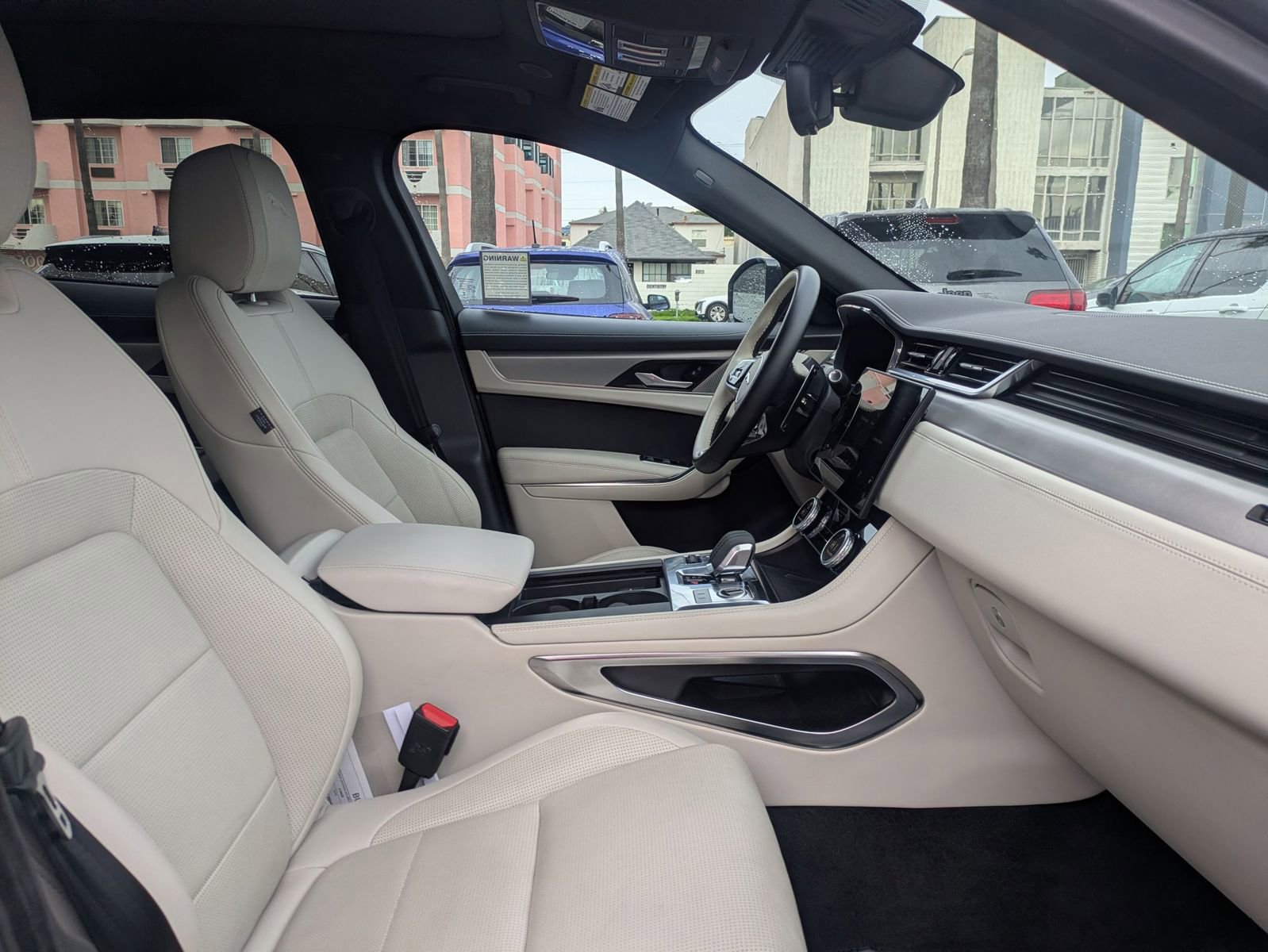 Used 2024 Jaguar F-PACE R-Dynamic S image 22