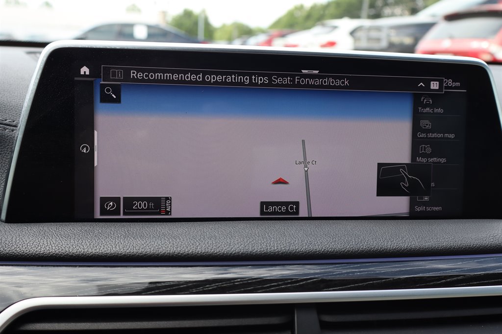 Used 2020 BMW 740i w/ M Sport Package RWD image 31