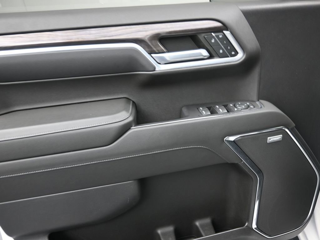 Used 2022 Chevrolet Silverado 1500 LTZ w/ Z71 Off-Road Package image 13