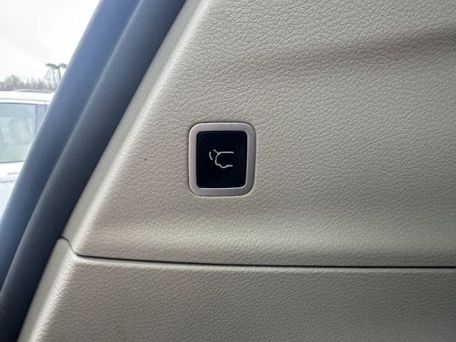 Used 2020 Chrysler Voyager Lxi FWD image 6