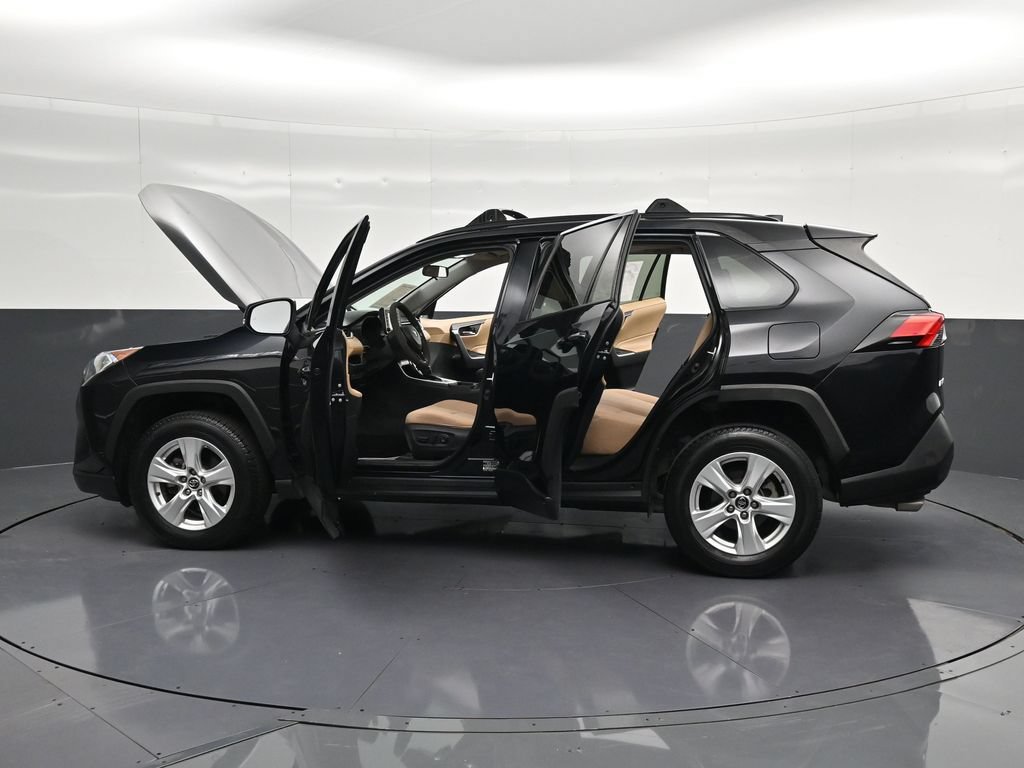 Used 2020 Toyota RAV4 XLE w/ Convenience Package FWD image 41