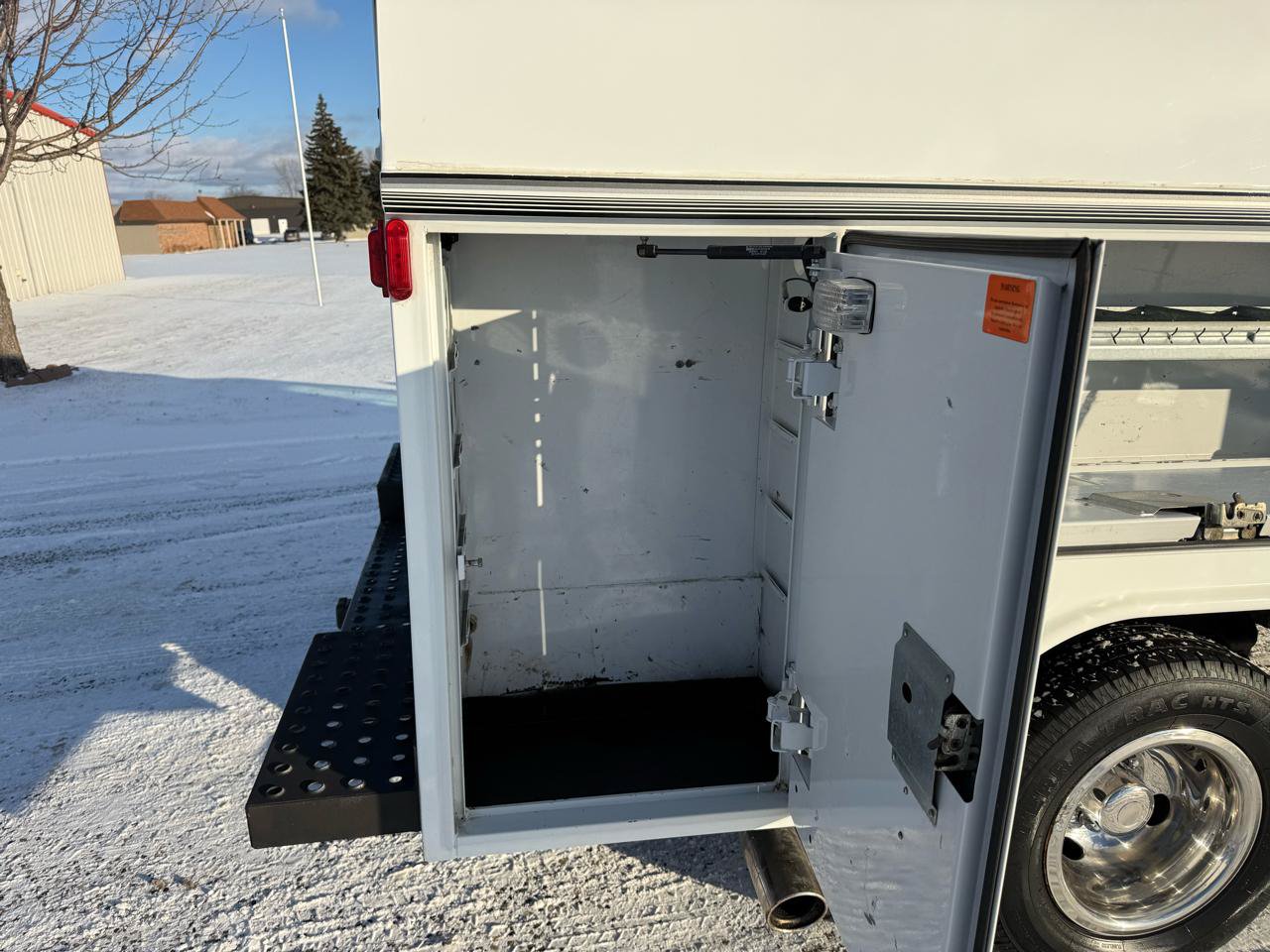 Used 2008 Ford E-350 and Econoline 350 Super Duty RWD image 15