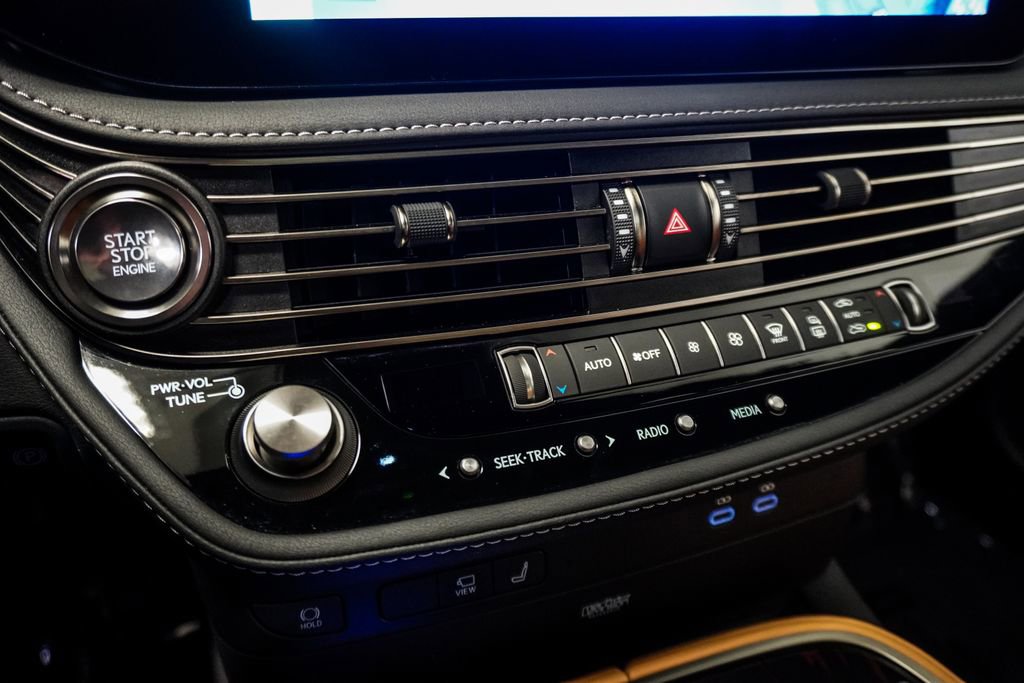 Used 2024 Lexus LS 500 AWD w/ Interior Upgrade Package image 29