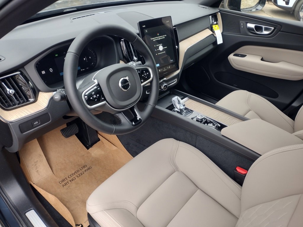 New 2026 Volvo XC60 B5 Plus w/ Protection Package Premier image 11