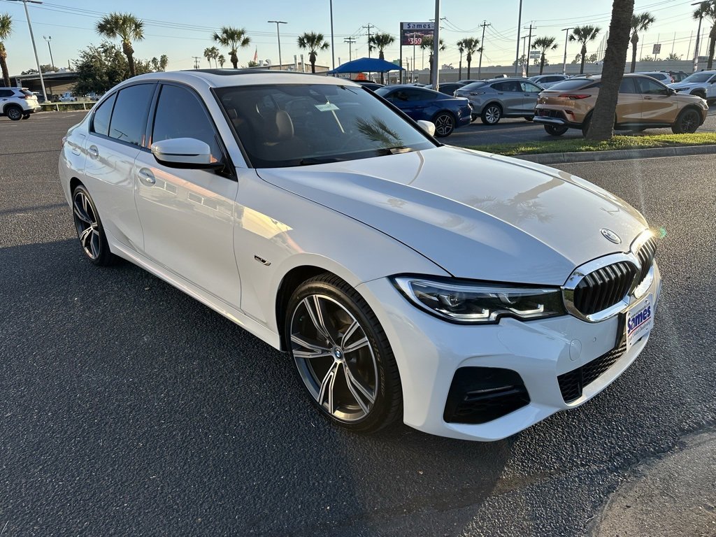 Used 2022 BMW 330e w/ M Sport Package image 8