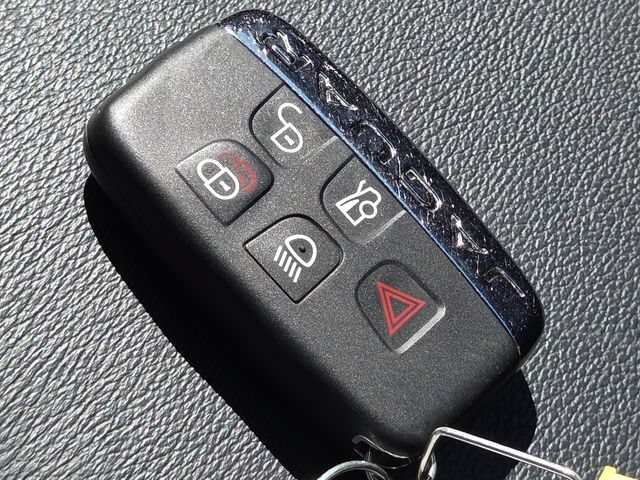 Used 2016 Jaguar F-TYPE Coupe RWD image 35