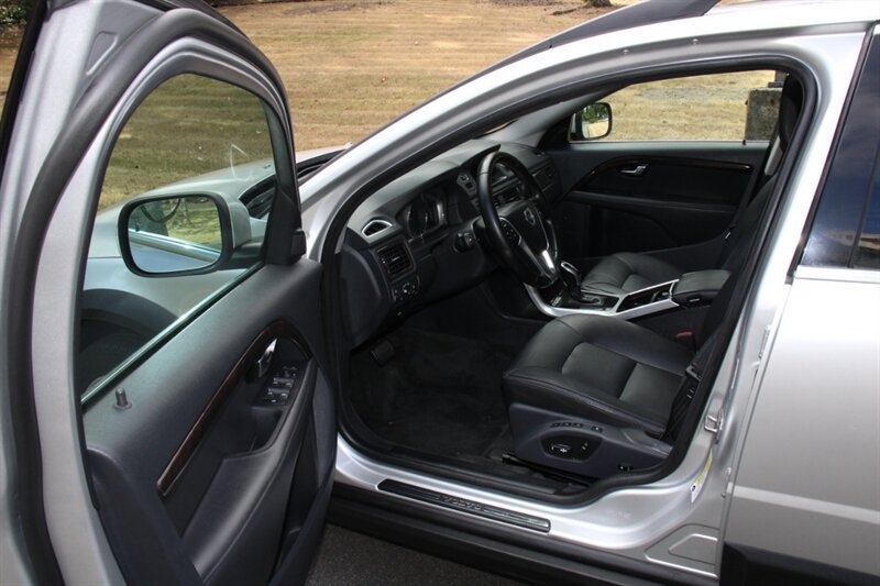 Used 2016 Volvo XC70 T5 Premier w/ Proximity Package AWD/4WD image 5