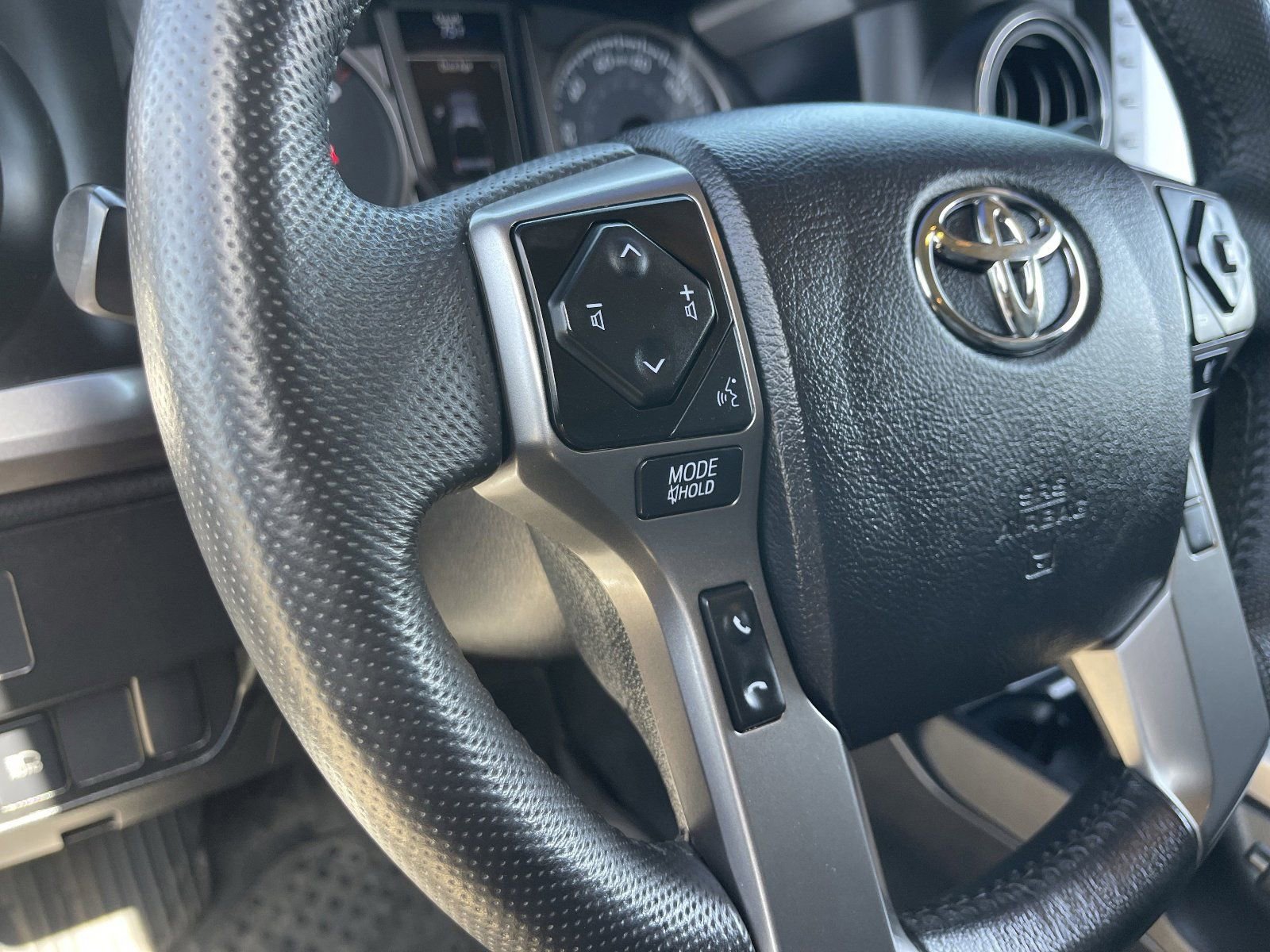 Used 2021 Toyota Tacoma SR5 RWD image 25